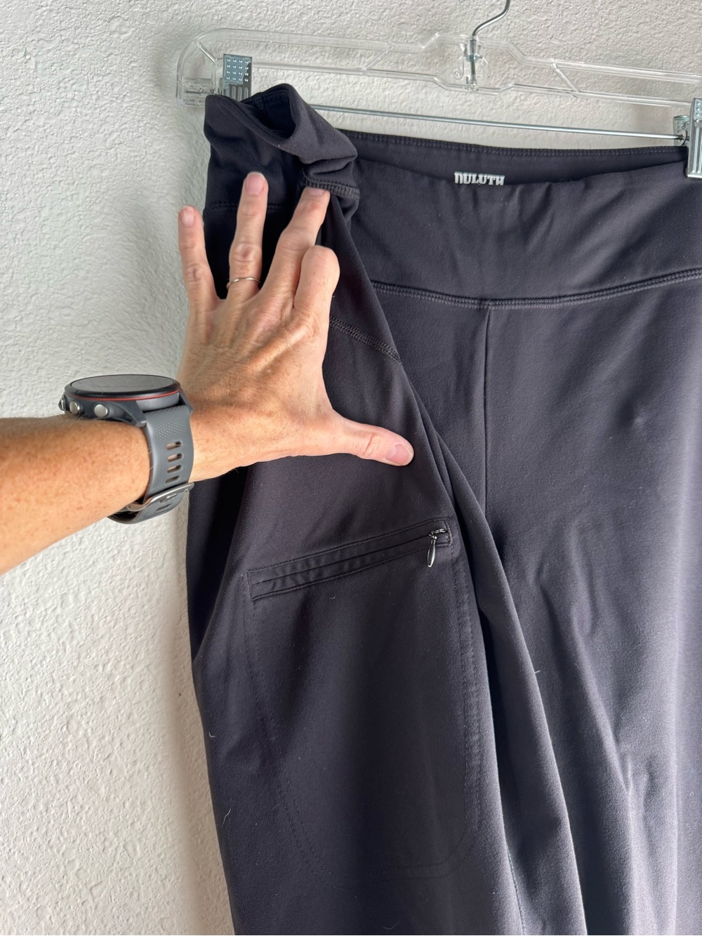 DULUTH TRADING CO ‘NoGA Classic’ Capris - Picture 10 of 15